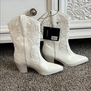 White Western Cowboy Boots